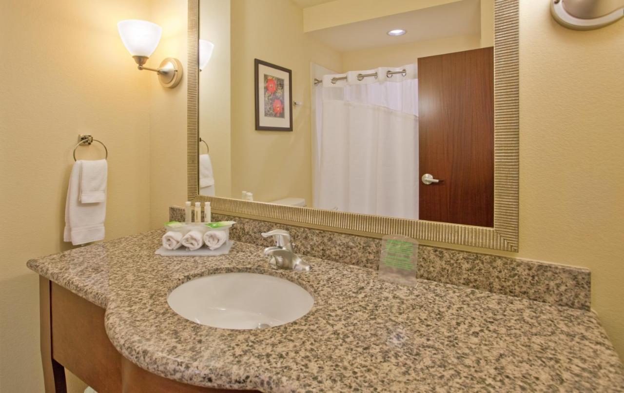 Holiday Inn Express & Suites Gallup East By Ihg Exteriör bild